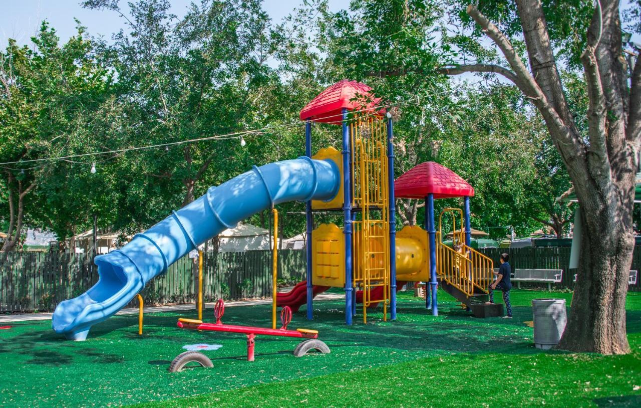 בלום ווילג' - קייקי כפר בלום Hotel Kültér fotó